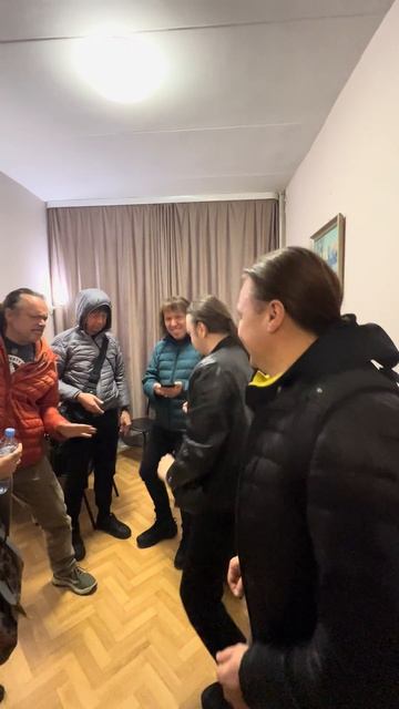 Вот так почти всегда АРИЯ покидает концертную площадку. Будьте веселы и жизнерадостны, друзья!