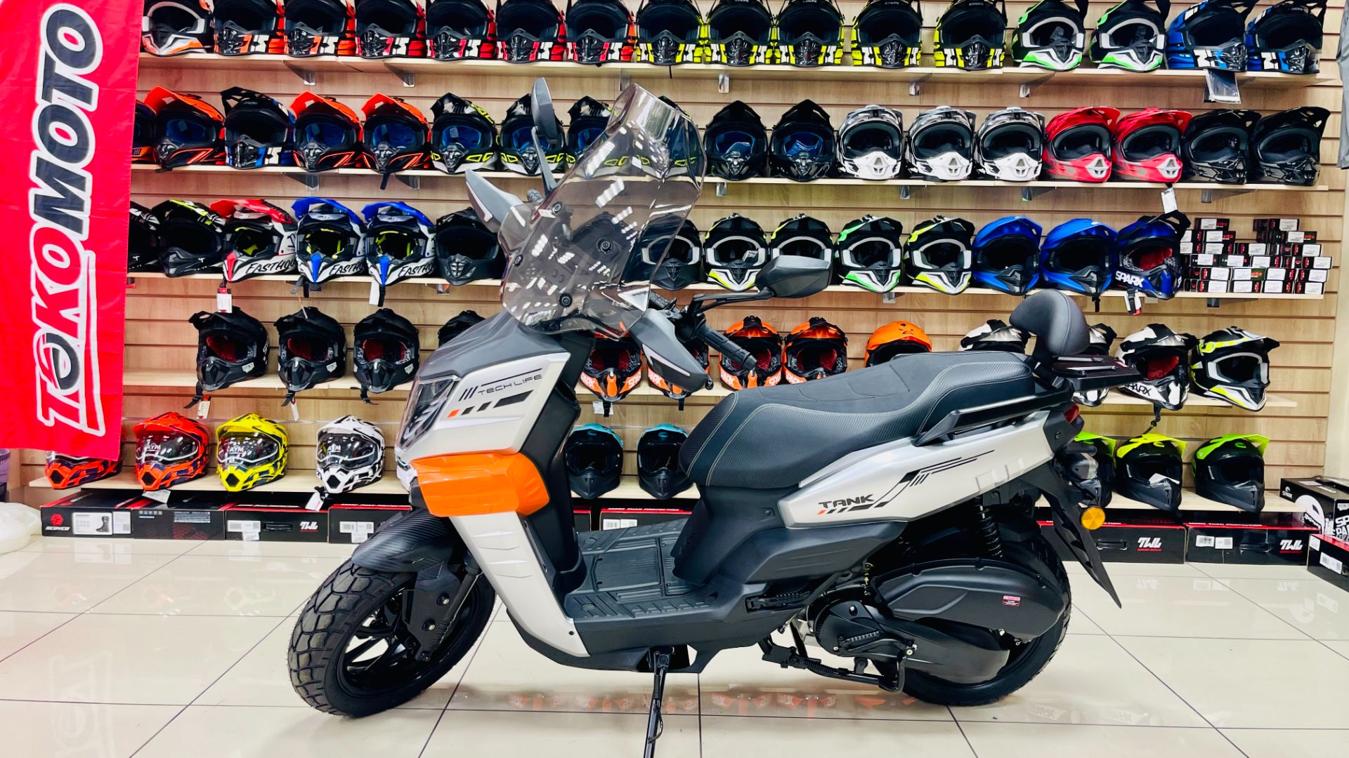 Скутер BC TANK EVO 200 ABS матовое серебро BcTAGR381