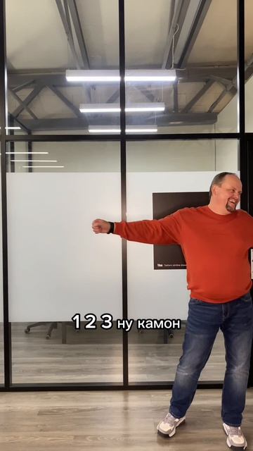 1 апреля - отличный повод показать, как на самом деле снимаются наши видео про фурнитуру😉