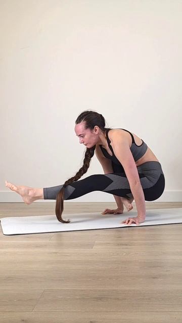 Балансы на руках | ЙогаБанда