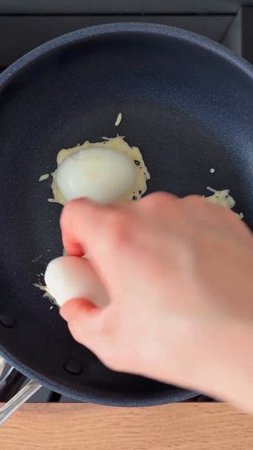 завтрак получается ещё вкуснее, когда делаешь его на тарелочке, которую слепил сам! 🤍 #завтрак