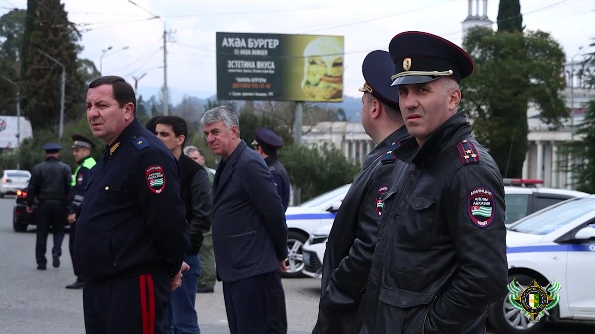 Боле 100 автомобилей растонировано в ходе рейдового мероприятия в городе Сухум 31 марта.