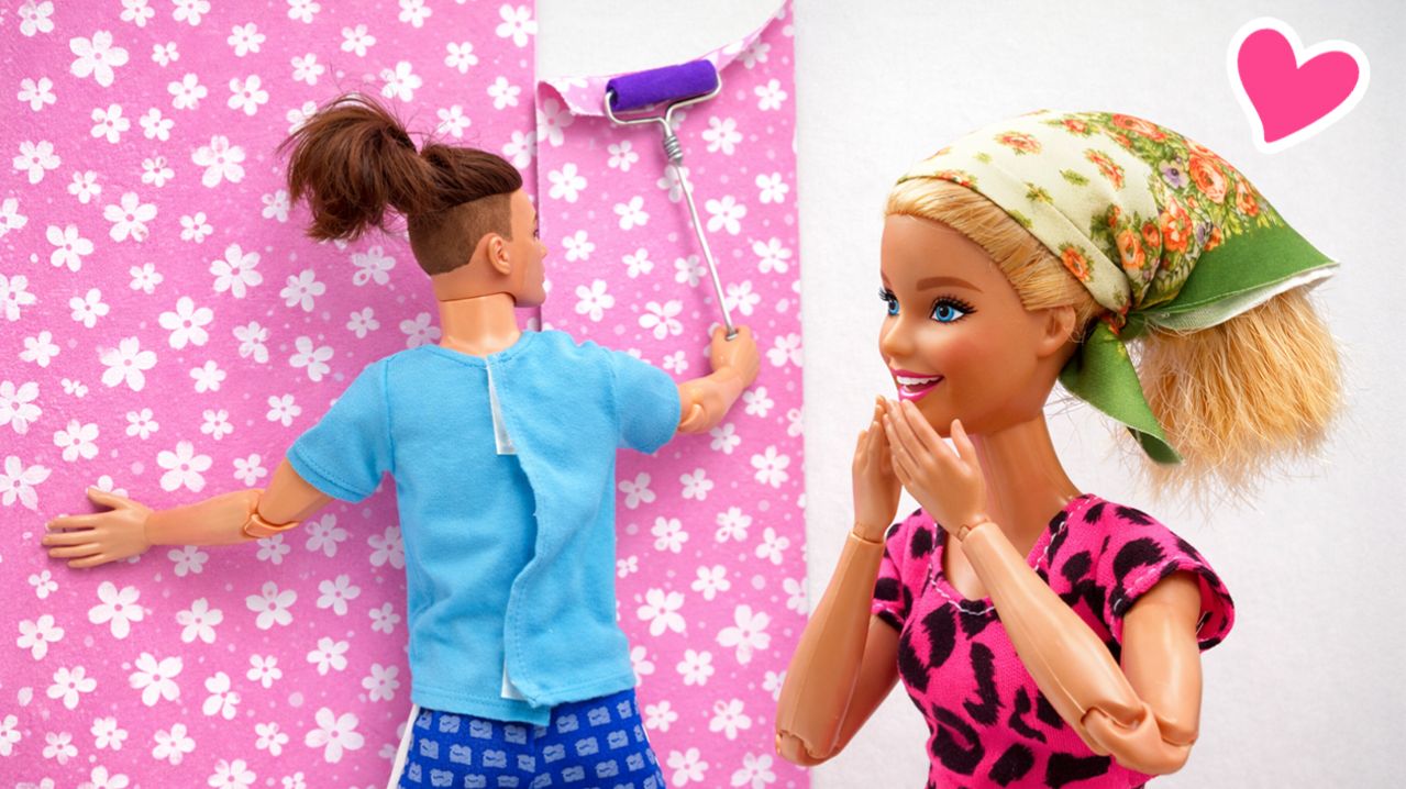 Кен против БАРБИ: битва идей в ремонте! 🤔💥  Кто же был прав насчёт обоев?🎨