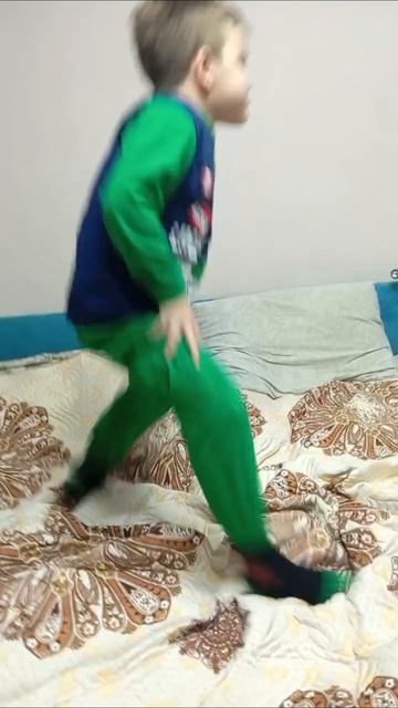 Это мой дядя ему 5 (((