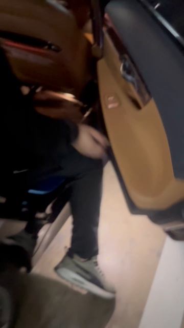 Какие авто на парковке в аэропорту Китая 🤷♂️