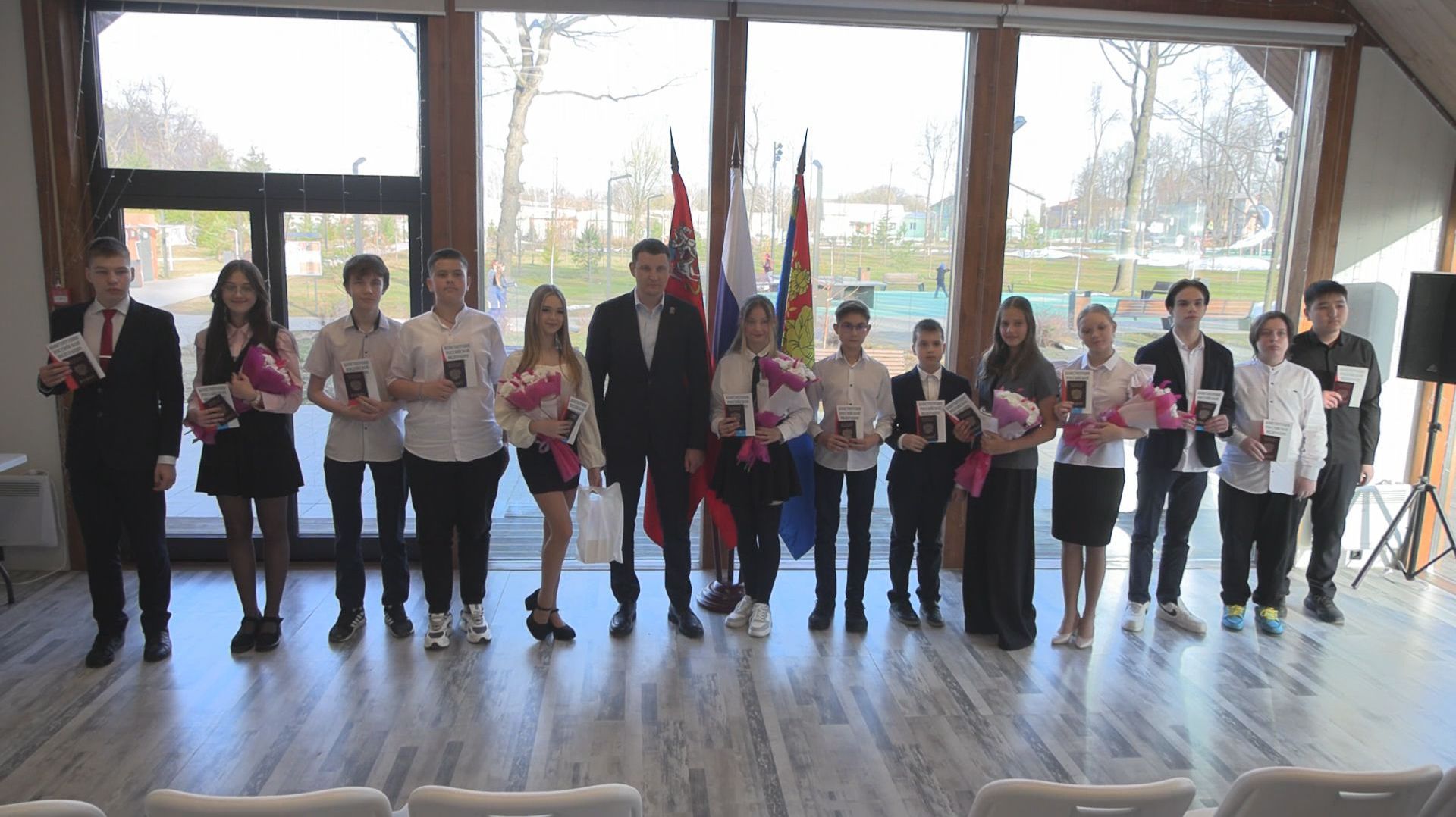 Новый этап: юные граждане Павлово‑Посадского округа получили первые паспорта