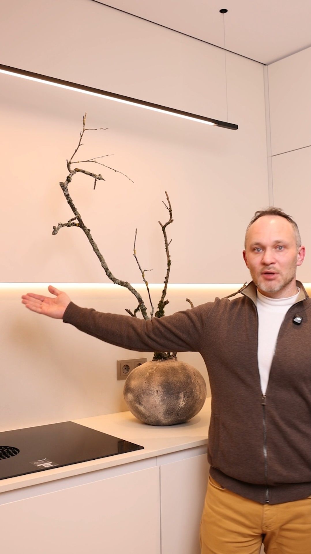 Белая премиум-кухня в керамике