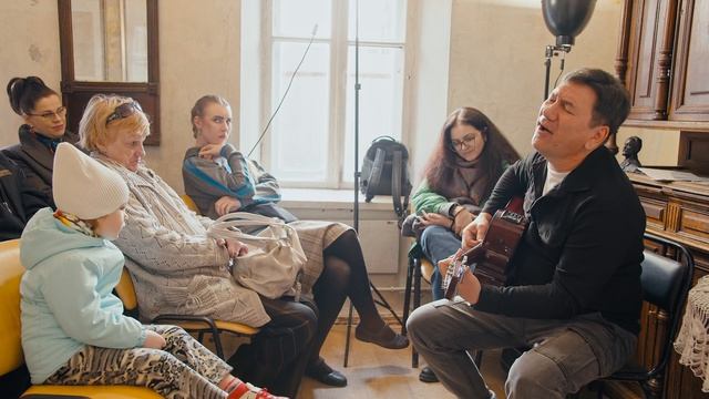 Ян Михайлович Берёзкин — поэт, автор стихов, музыки, исполнитель.