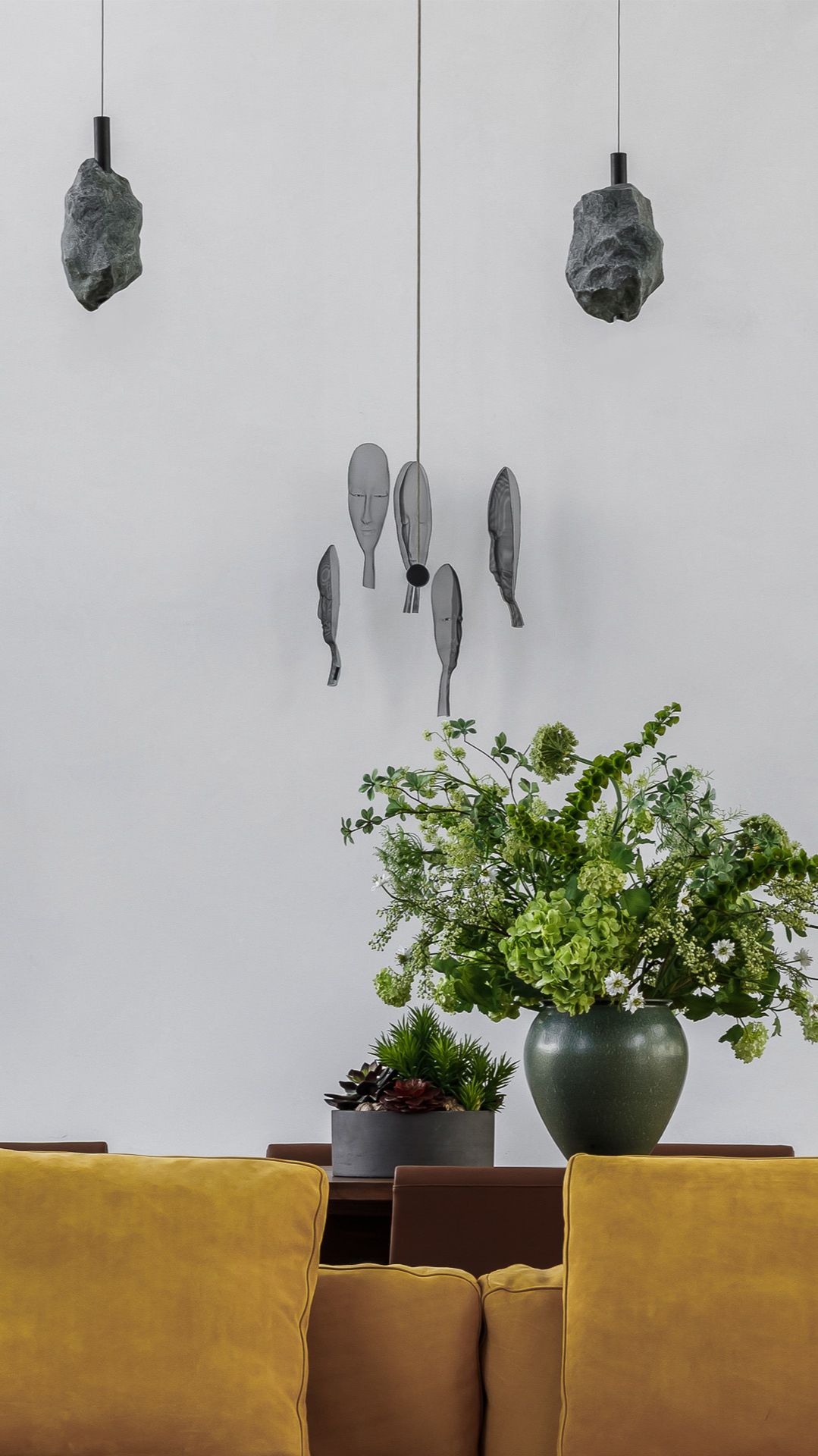 Светильник ... с лицом телекомпании 