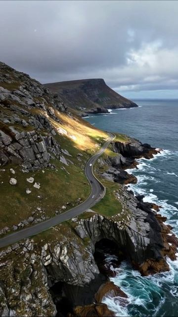 Красота побережья: захватывающий путь #природа #пейзажи #путешествия