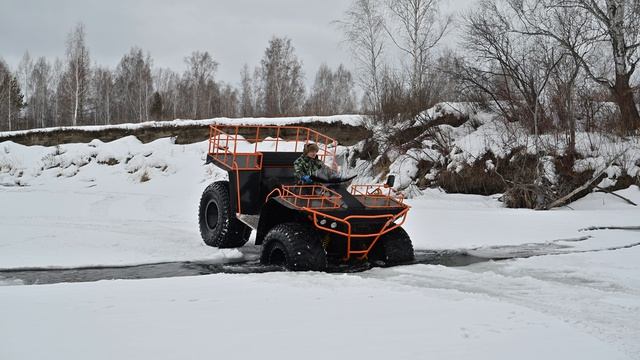 Вездеход ПРОФИ ныряет под лёд и выплывает | Обкатка двух вездеходов на весеннем льду