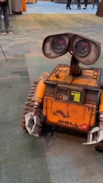 Настоящий робот ВАЛЛИ.