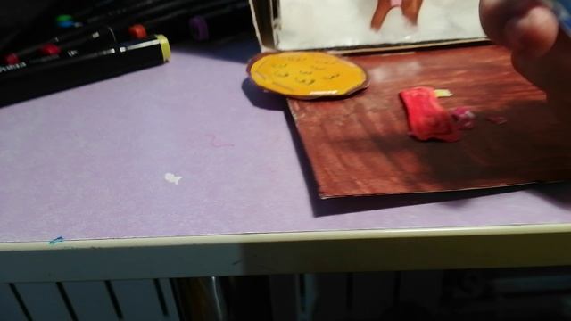 я сделала первую свою бумажную собачку. и домик.