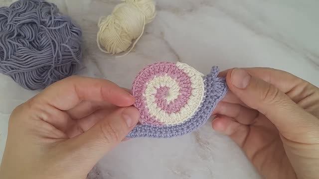 Улитка крючком.  Еще одна аппликация в вашу копилку