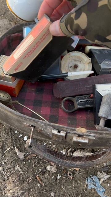 Гулял по Свалке и Нашёл ЧЕМОДАН 😱 #находки #свалка #заработок #моинаходки #поиск #барахолка #клад