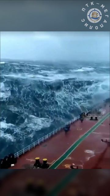 Если наложить индийскую музыку, то шторм не кажется таким уж страшным