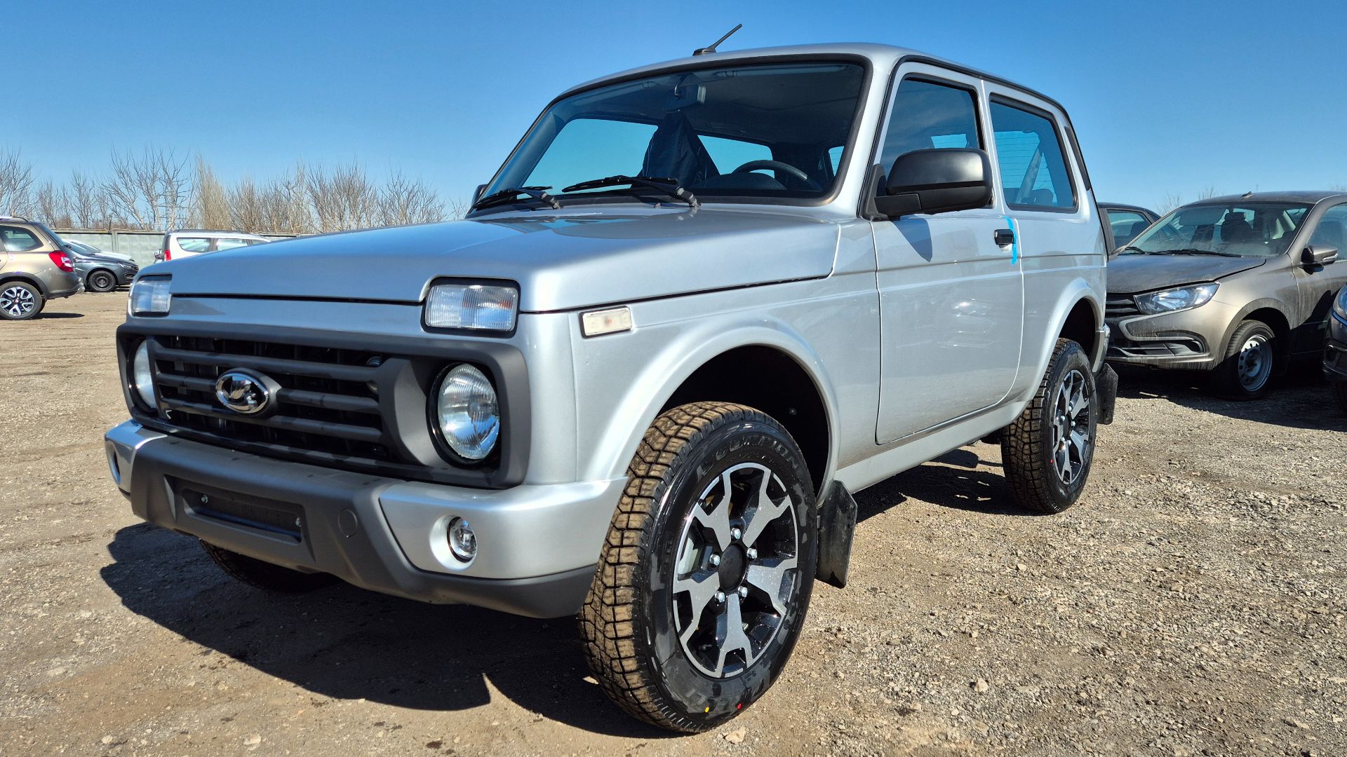 Niva Legend Urban НАСТОЯЩАЯ ГОРОДСКАЯ ЛЕГЕНДА И НАСТОЯЩИЙ ПОЛНЫЙ ПРИВОД ЗА МИЛЛИОН #niva #ladaniva