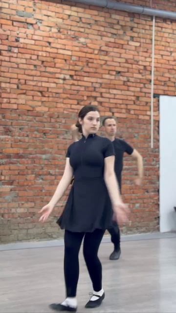 Доча танцует по-грузински