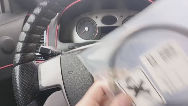 Замена заднего тормозного шланга Джили Эмгранд ЕС7 с левой стороны