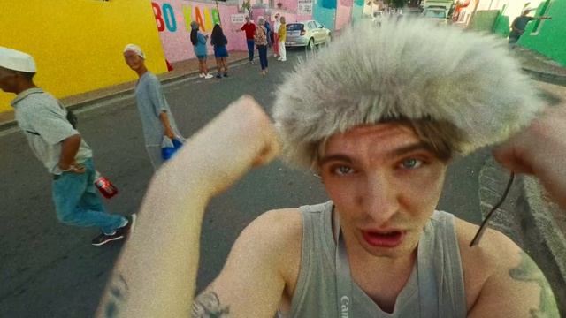 Рэпер MAYOT представил свежее видео на трек «Им это надо»