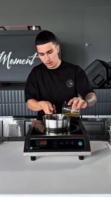 Индукционная плита Hurakan в ресторане Moment