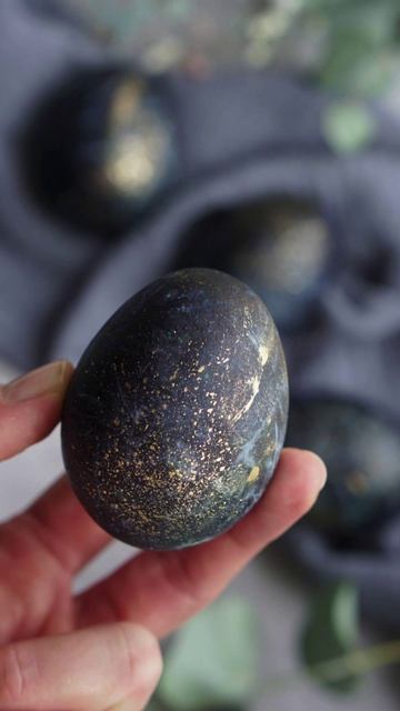 Как окрасить яйца на Пасху?