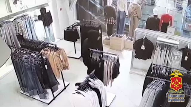 В Кемерове сотрудники полиции задержали любителя бесплатного шоппинга