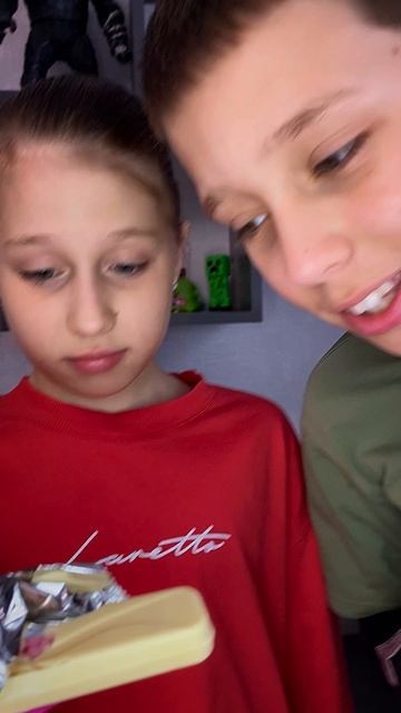 Пробуем шоколад с шариками по совету подписчика 😄