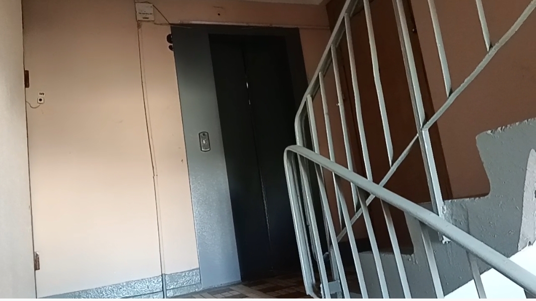 Музыкальный пассажирский лифт КМЗ. V=1 M/s,,Q=400kg