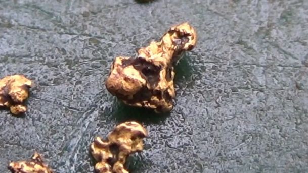 Нашёл Золото в отвалах древних старателей!