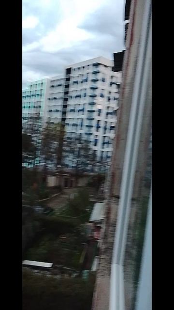 пью чай на балконе