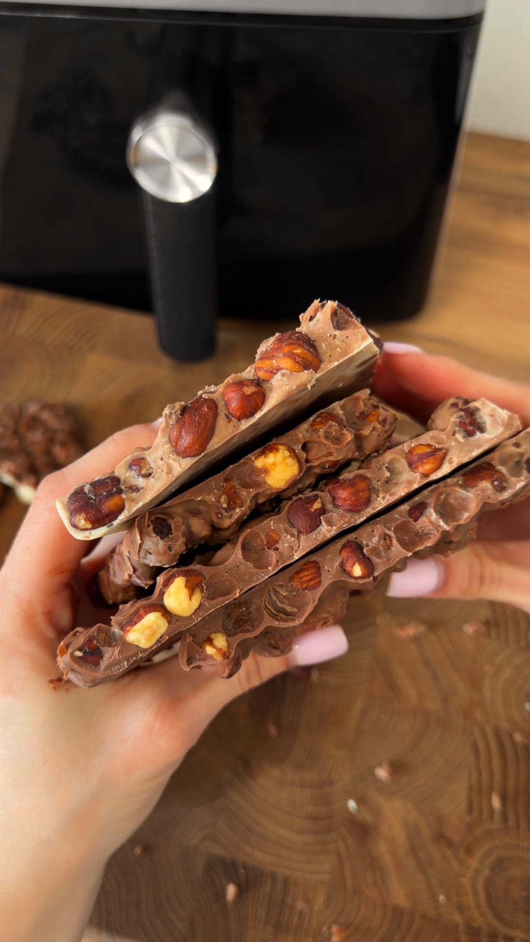 Шоколадка, где ооочень много орешков😍🌰