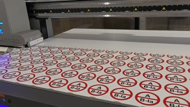 УФ планшетный принтер