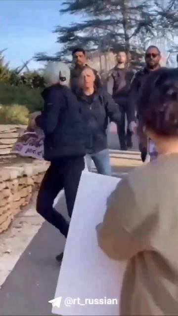 Немцы за геноцид евреев ответили. А евреи за геноцид евреев отвечать будут? Хотя, есть же палестинцы