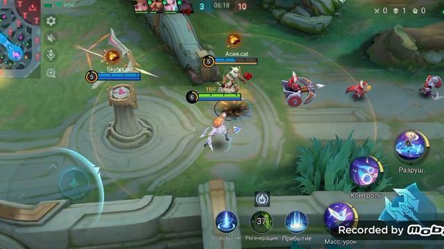 ну как и смогла играть за Одетту и за Гвин