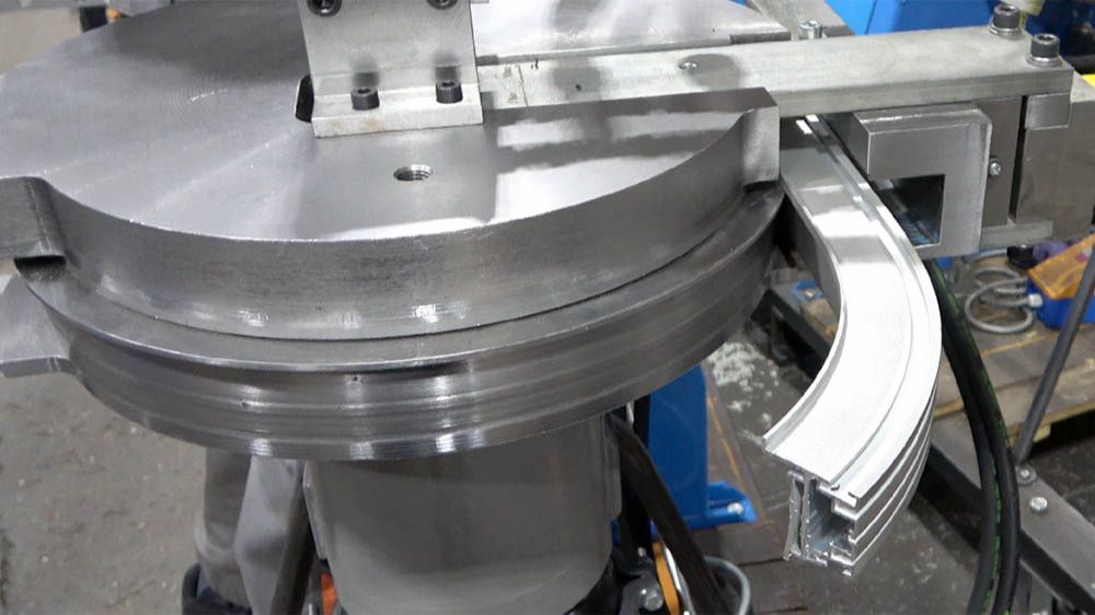 Гибка 2-х профилей сложного сечения с вложением друг в друга на компьютерном трубогибе MASTER.3X