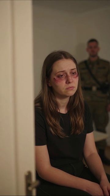 Мрачные последствия насилия: вдали от свободы #психология #насилие #безнадежность