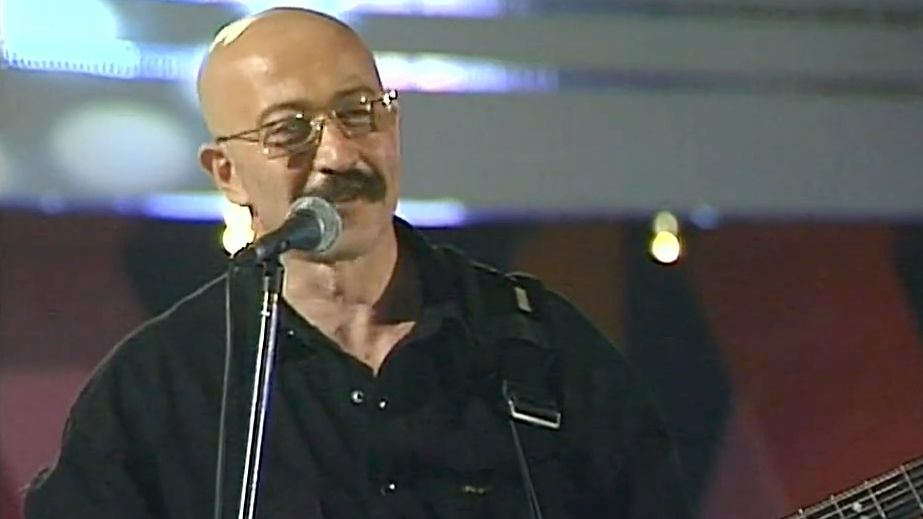 Какие успехи у Александра Розенбаума были в карточных играх?