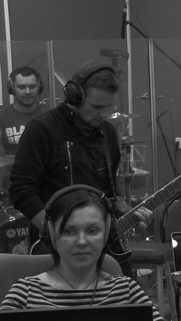 К Земле (радиоэфир Живые)