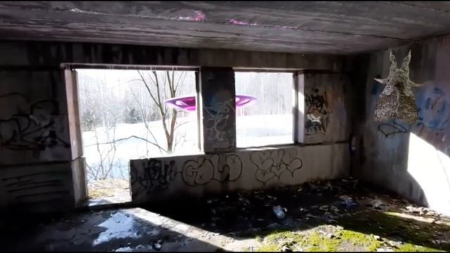 НЛО приземлилось на заброшку! #нло #заброшка