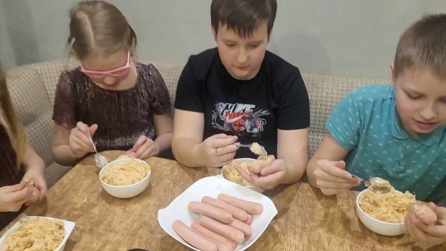 Готовим сосиски с сырной начинкой