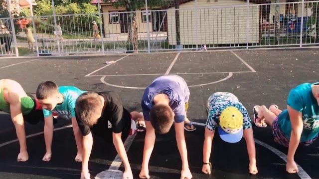 Дети на спортивных сборах