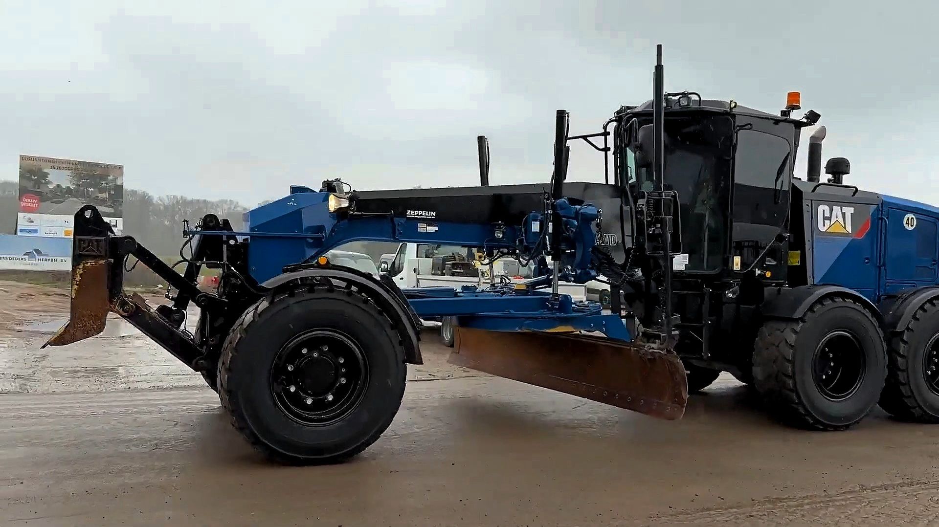 Полноприводный грейдер Caterpillar 120 М2