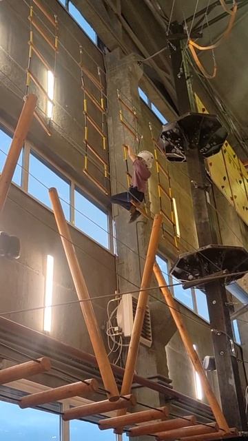 Отправил Лизу на третий уровень! #веревочныйпарк