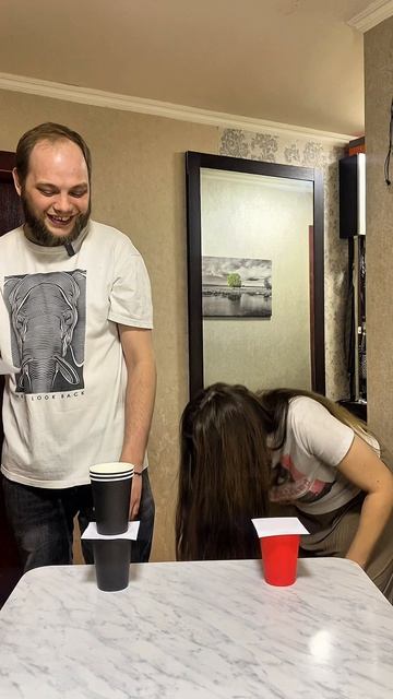 Не урони стаканчики