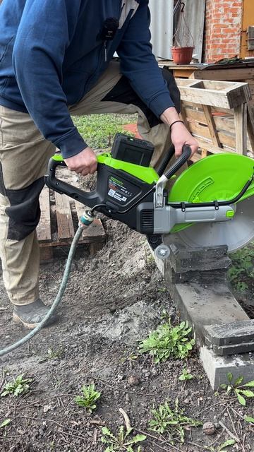 Бетонорез 350 мм, 4,3 кВт, аккумуляторный Greenworks 82V 1501307, бесщеточный,