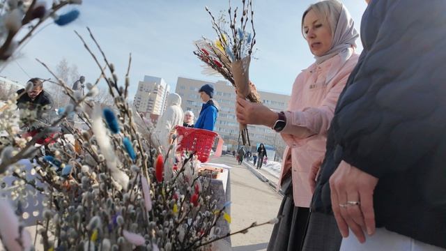 Благотворительная ярмарка у Краснообского Сергиево-Казанского храма