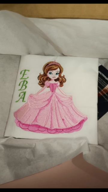 Вышивка на детской налвоче