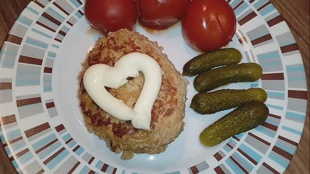 ВЛОГ / СОБИРАЮ ПОДАРОК ДЛЯ ДЕТЕЙ / ЖАРИМ РЫБУ / ЗАГОТОВКИ / ВАРИМ КОМПОТ