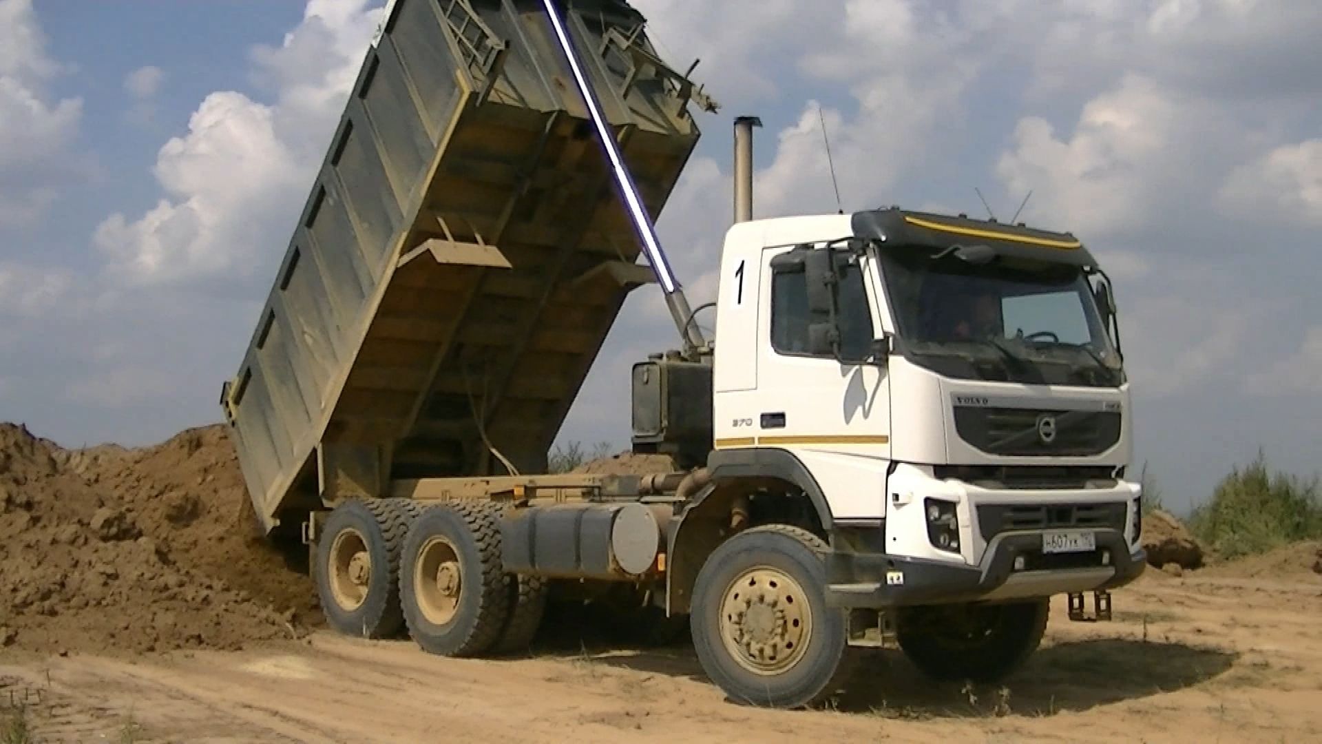 Самосвалы Volvo FMX 6x6